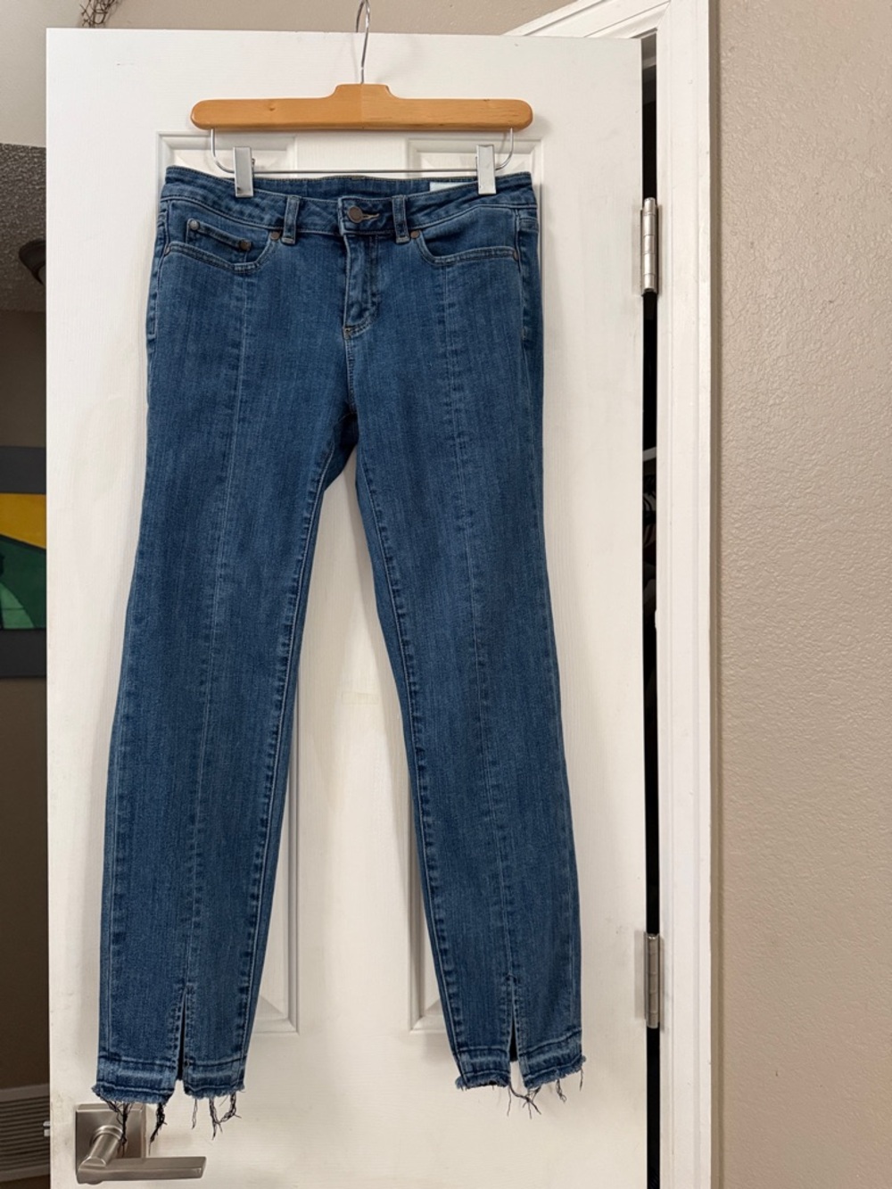 Vince Camuto Split Raw Hem Ankle Jeans with Front Vertical Pleat Size 27 / 4